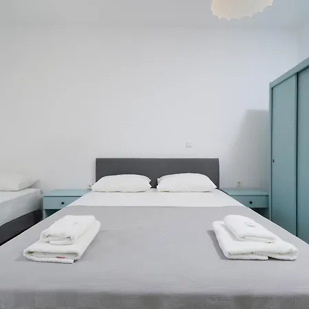 Green Apartments Apartment *